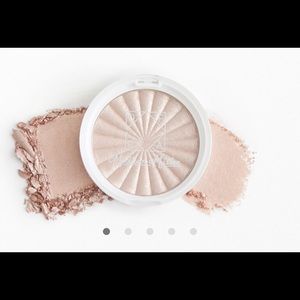 OFRA Makeup - OFRA COSMETICS
x Madison Sea Shimmer Highlighter OFRA Makeup - OFRA COSMETICS
x Madison Sea Shimmer Highlighter